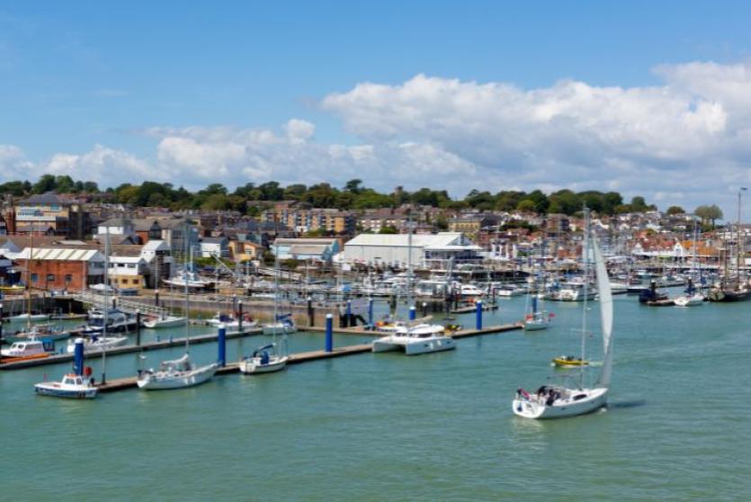 Local guide to Cowes...